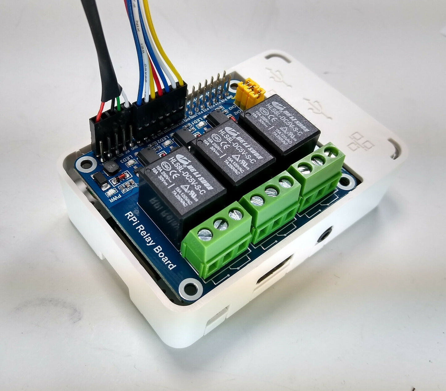 Single Entrance Controller for Wiegand Readers communicates by WiFi or wired Ethernet