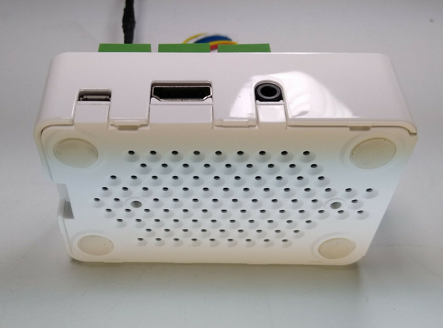 Single Entrance Controller for Wiegand Readers communicates by WiFi or wired Ethernet
