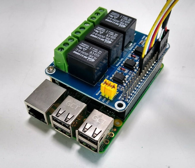 Single Entrance Controller for Wiegand Readers communicates by WiFi or wired Ethernet