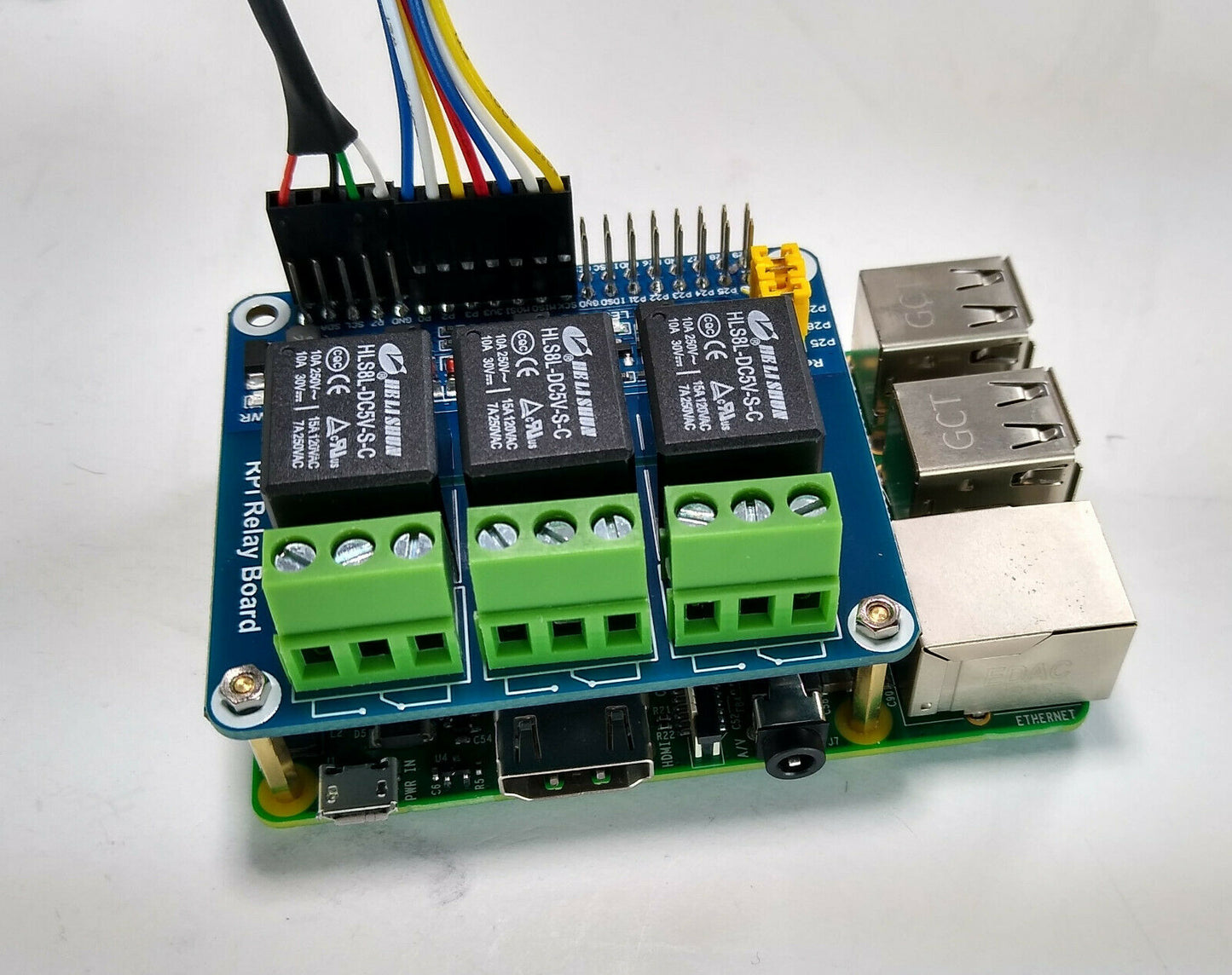 Single Entrance Controller for Wiegand Readers communicates by WiFi or wired Ethernet