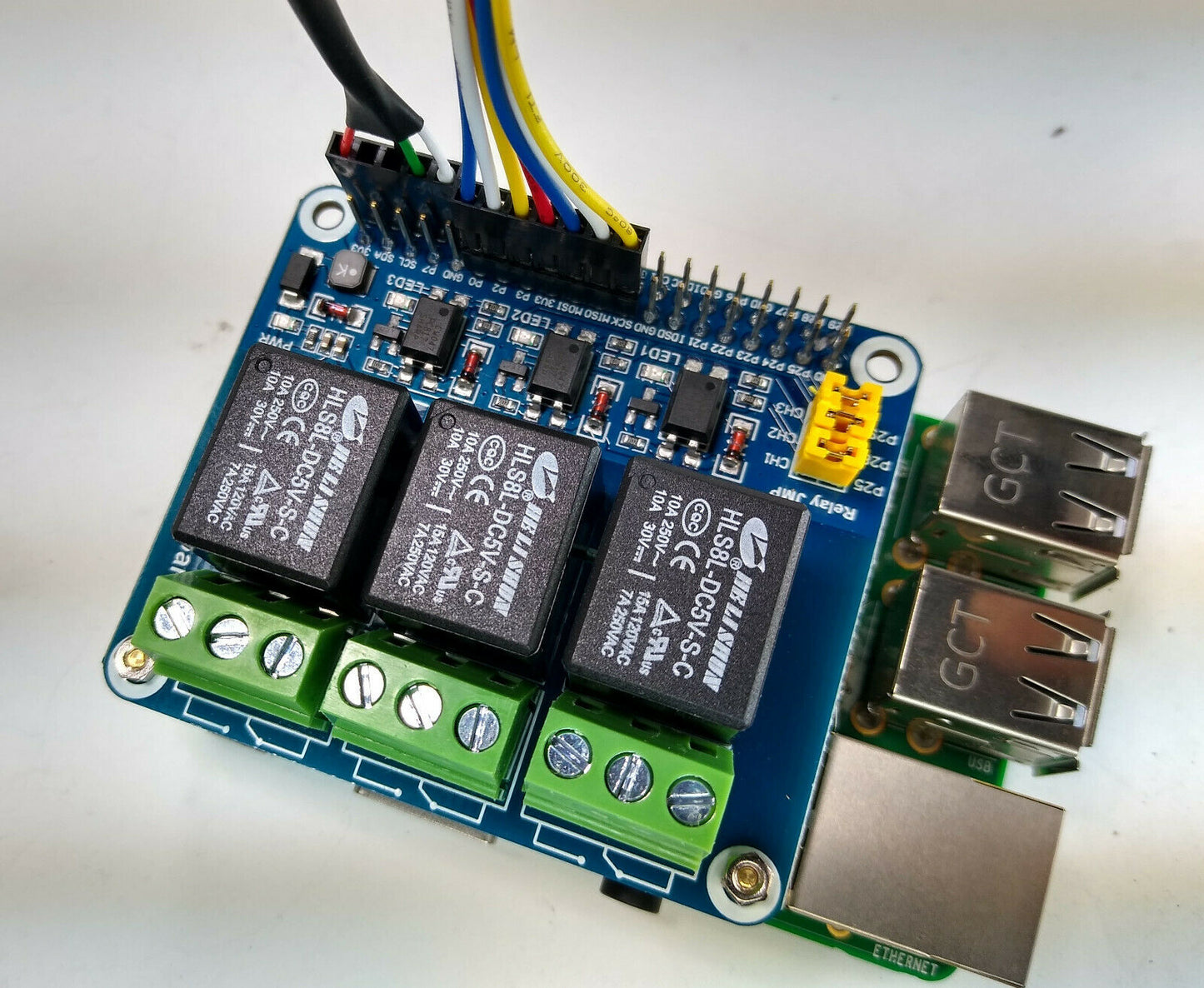 Single Entrance Controller for Wiegand Readers communicates by WiFi or wired Ethernet